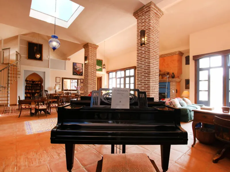 For sale Gaucin - luxury meets tradition in the heart of Southern Spain!   All 100% paperwork in order . Property has DAFO Nestled amidst the captivating landscapes near the picturesque white village of Gaucin, this exquisite Country Estate effortlessly c