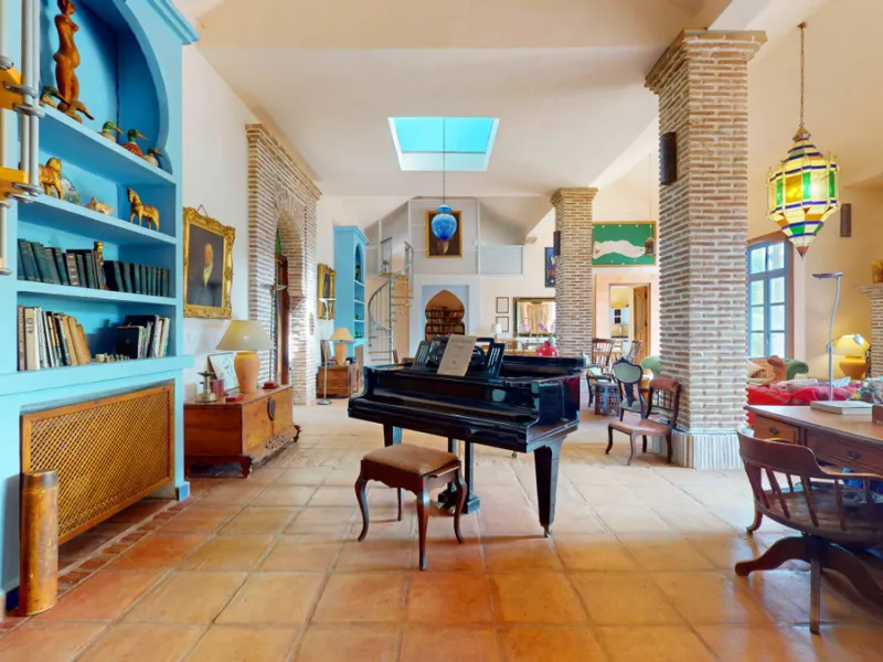 For sale Gaucin - luxury meets tradition in the heart of Southern Spain!   All 100% paperwork in order . Property has DAFO Nestled amidst the captivating landscapes near the picturesque white village of Gaucin, this exquisite Country Estate effortlessly c