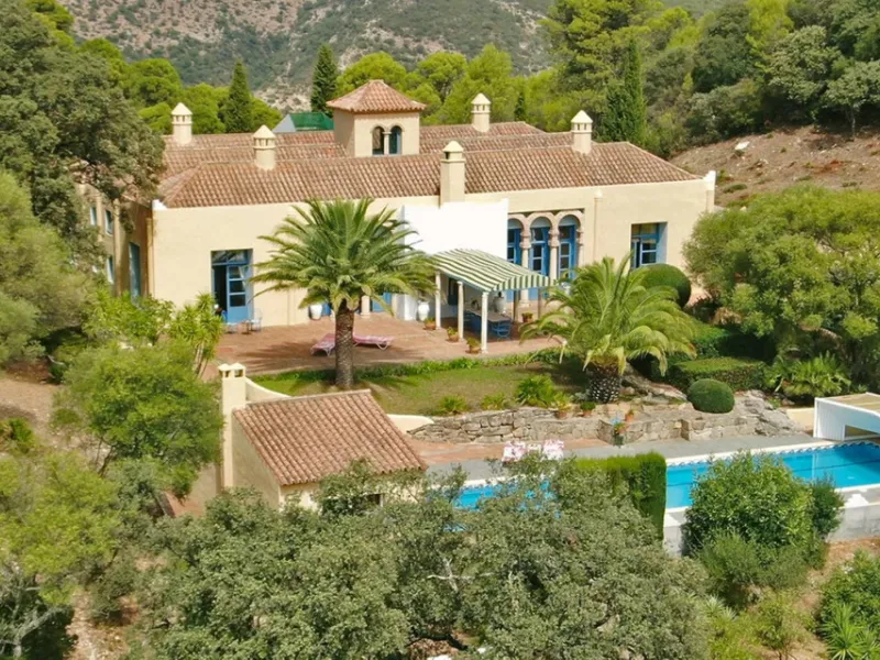 For sale Gaucin - luxury meets tradition in the heart of Southern Spain!   All 100% paperwork in order . Property has DAFO Nestled amidst the captivating landscapes near the picturesque white village of Gaucin, this exquisite Country Estate effortlessly c