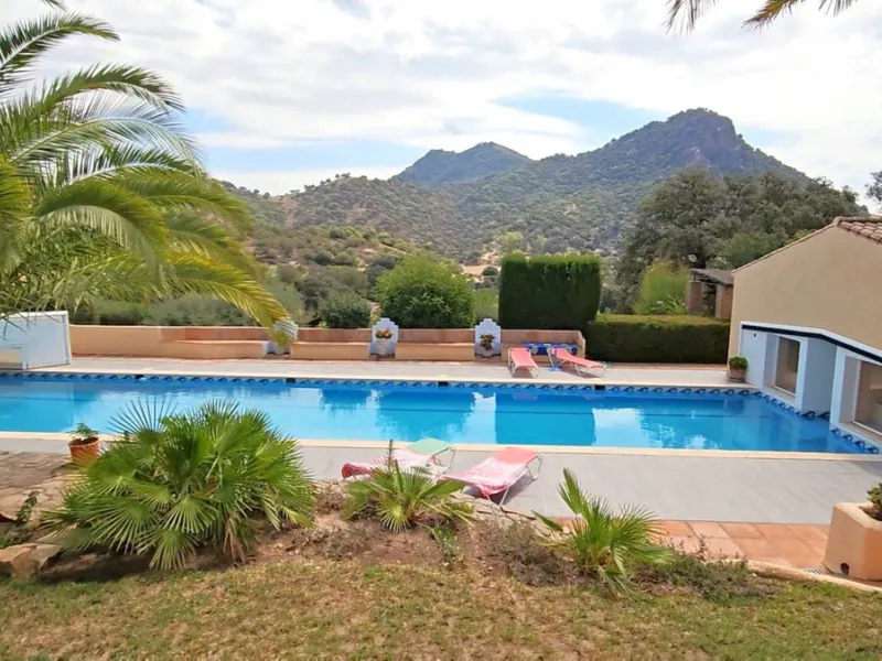 For sale Gaucin - luxury meets tradition in the heart of Southern Spain!   All 100% paperwork in order . Property has DAFO Nestled amidst the captivating landscapes near the picturesque white village of Gaucin, this exquisite Country Estate effortlessly c