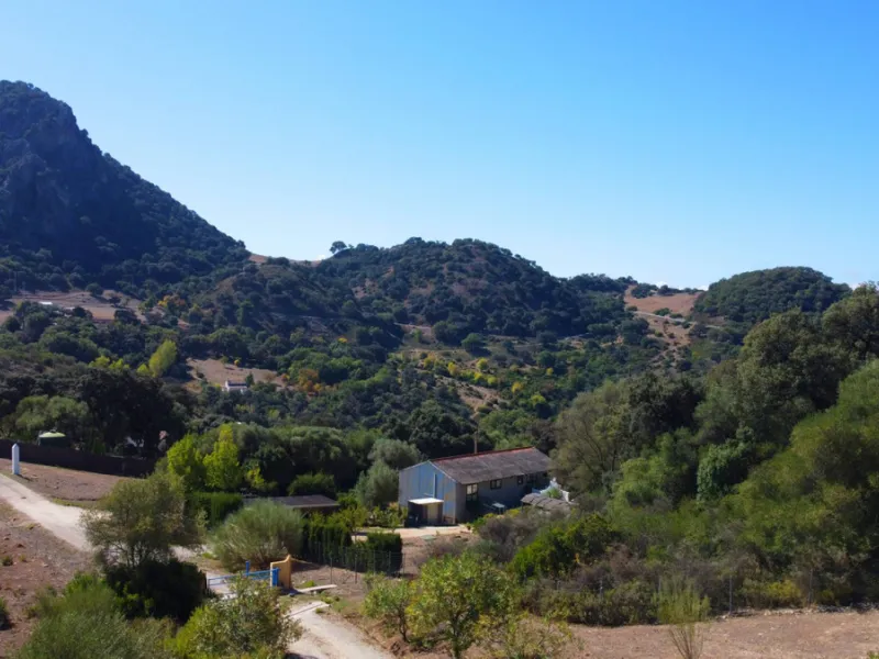 For sale Gaucin - luxury meets tradition in the heart of Southern Spain!   All 100% paperwork in order . Property has DAFO Nestled amidst the captivating landscapes near the picturesque white village of Gaucin, this exquisite Country Estate effortlessly c