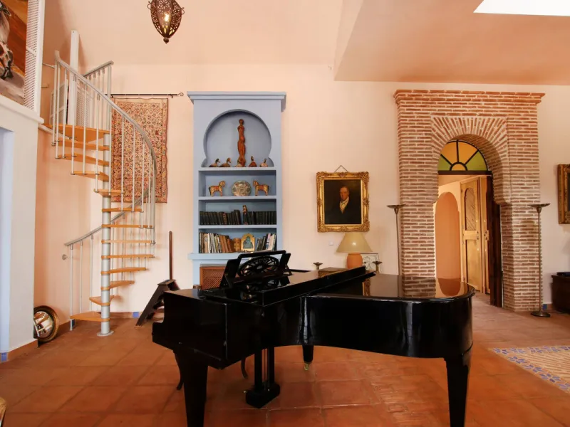 For sale Gaucin - luxury meets tradition in the heart of Southern Spain!   All 100% paperwork in order . Property has DAFO Nestled amidst the captivating landscapes near the picturesque white village of Gaucin, this exquisite Country Estate effortlessly c