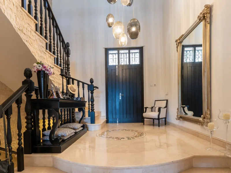 LUXURIOUS VILLA WITH SEA VIEWS AND TOP FACILITIES WITHIN WALKING DISTANCE OF LA CALA DE MIJAS