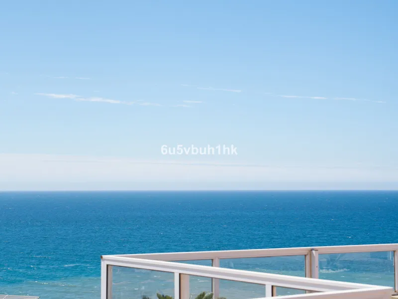 Apartment - Penthouse в продаже в Torrox, Málaga. В доме 3 спален и 2 ванных комнат. Площадь дома 137 м²