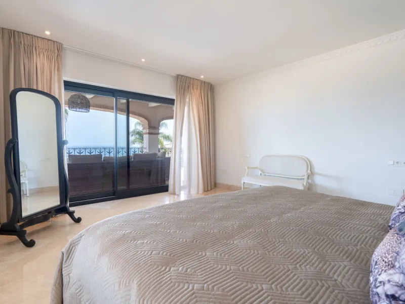 LUXURIOUS VILLA WITH SEA VIEWS AND TOP FACILITIES WITHIN WALKING DISTANCE OF LA CALA DE MIJAS