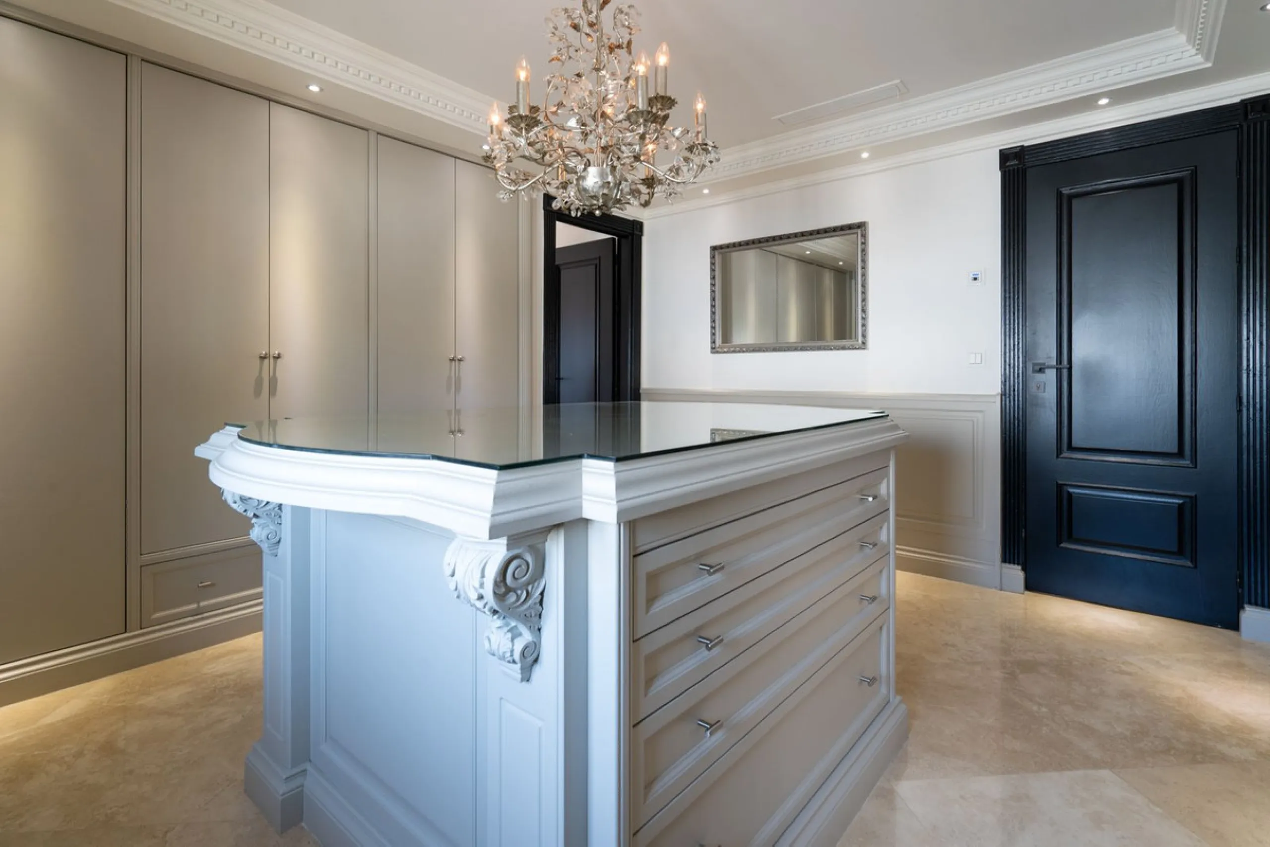 LUXURIOUS VILLA WITH SEA VIEWS AND TOP FACILITIES WITHIN WALKING DISTANCE OF LA CALA DE MIJAS
