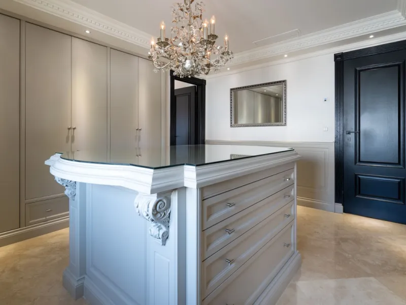 LUXURIOUS VILLA WITH SEA VIEWS AND TOP FACILITIES WITHIN WALKING DISTANCE OF LA CALA DE MIJAS