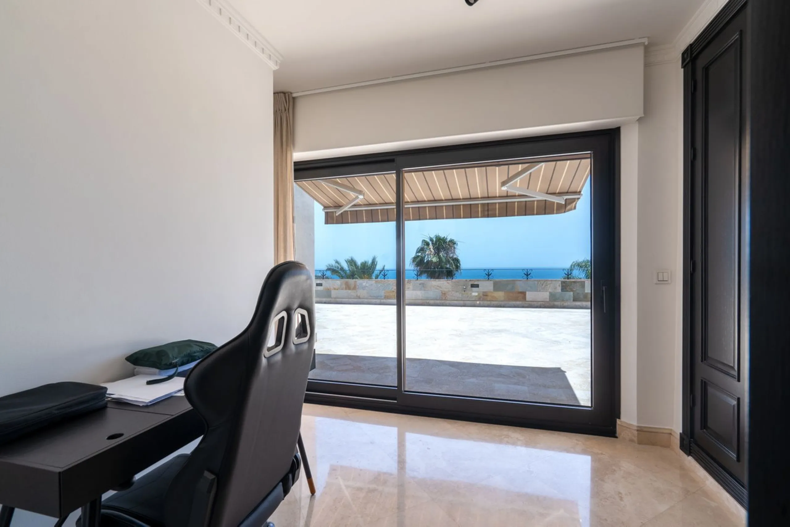 LUXURIOUS VILLA WITH SEA VIEWS AND TOP FACILITIES WITHIN WALKING DISTANCE OF LA CALA DE MIJAS