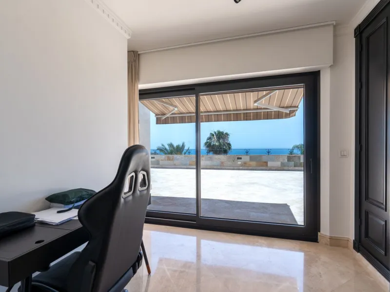LUXURIOUS VILLA WITH SEA VIEWS AND TOP FACILITIES WITHIN WALKING DISTANCE OF LA CALA DE MIJAS