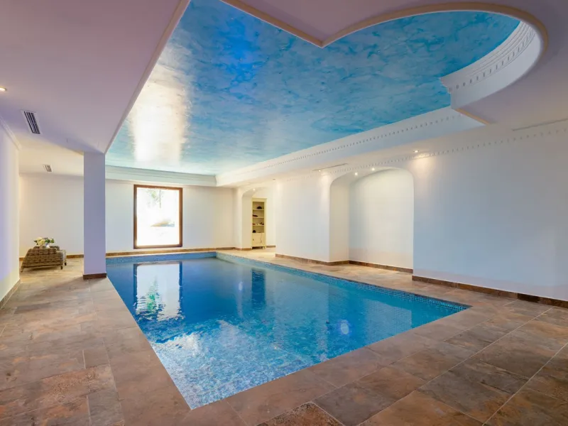 LUXURIOUS VILLA WITH SEA VIEWS AND TOP FACILITIES WITHIN WALKING DISTANCE OF LA CALA DE MIJAS