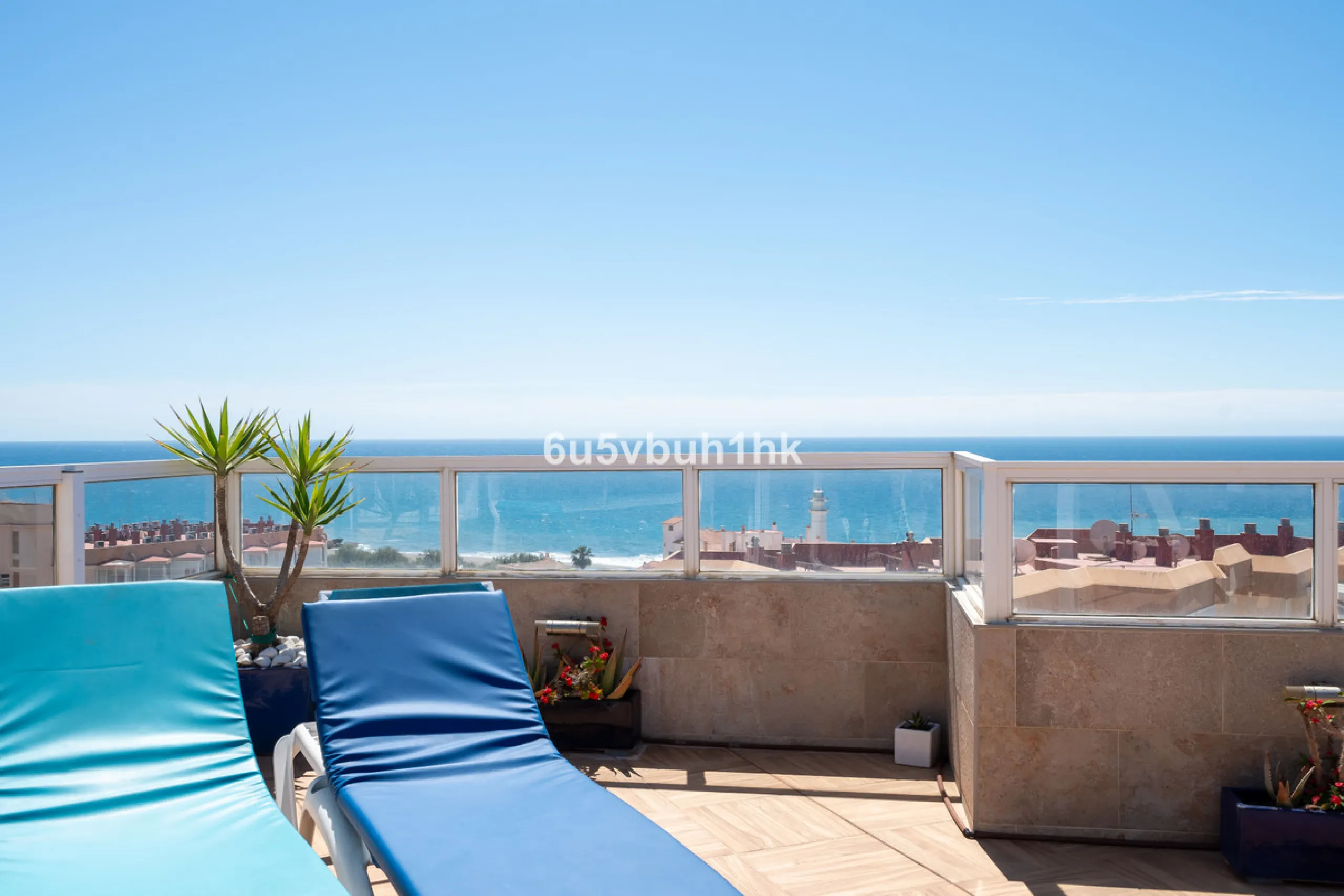 Apartment - Penthouse в продаже в Torrox, Málaga. В доме 3 спален и 2 ванных комнат. Площадь дома 137 м²