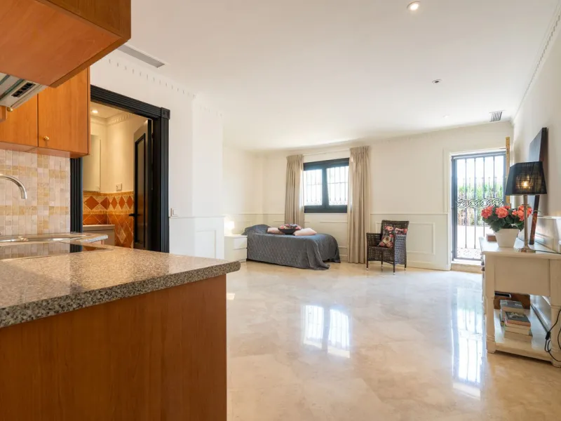 LUXURIOUS VILLA WITH SEA VIEWS AND TOP FACILITIES WITHIN WALKING DISTANCE OF LA CALA DE MIJAS