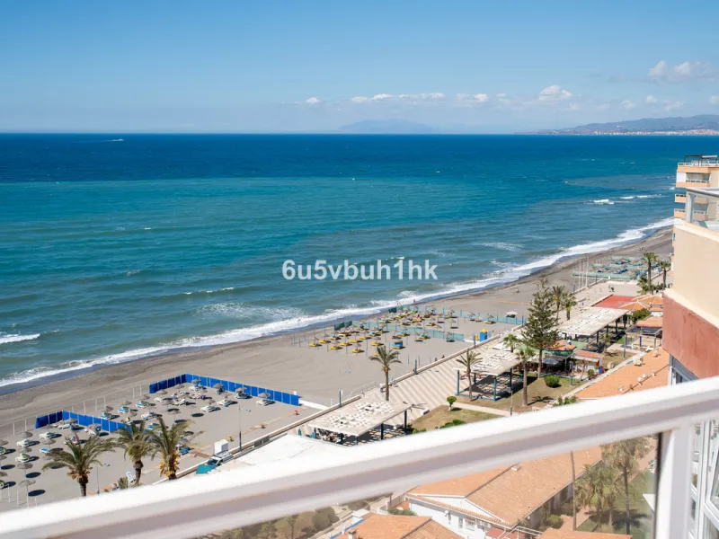 Apartment - Penthouse в продаже в Torrox, Málaga. В доме 3 спален и 2 ванных комнат. Площадь дома 137 м²