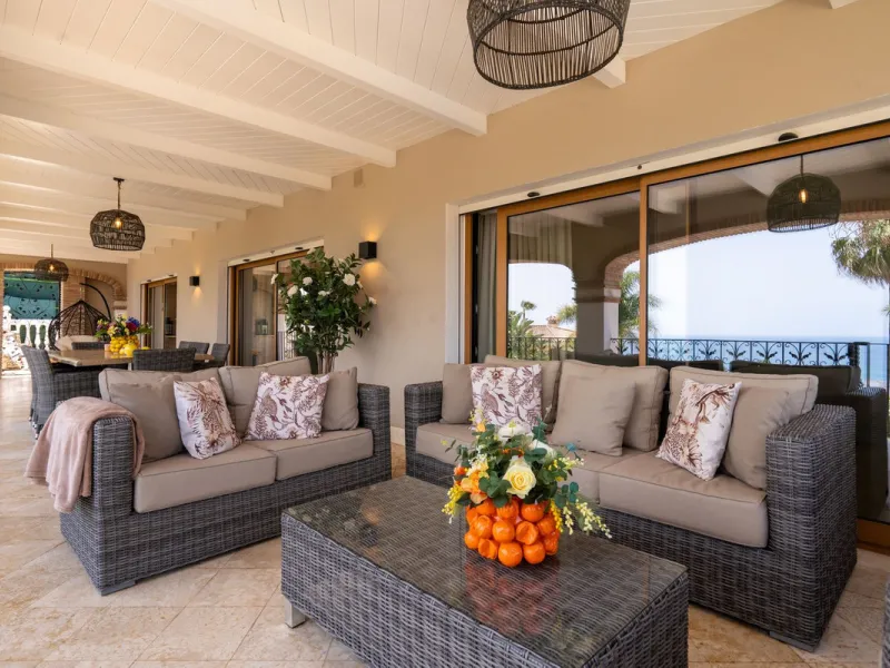 LUXURIOUS VILLA WITH SEA VIEWS AND TOP FACILITIES WITHIN WALKING DISTANCE OF LA CALA DE MIJAS