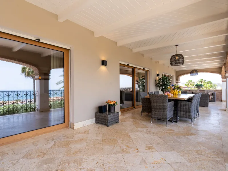 LUXURIOUS VILLA WITH SEA VIEWS AND TOP FACILITIES WITHIN WALKING DISTANCE OF LA CALA DE MIJAS