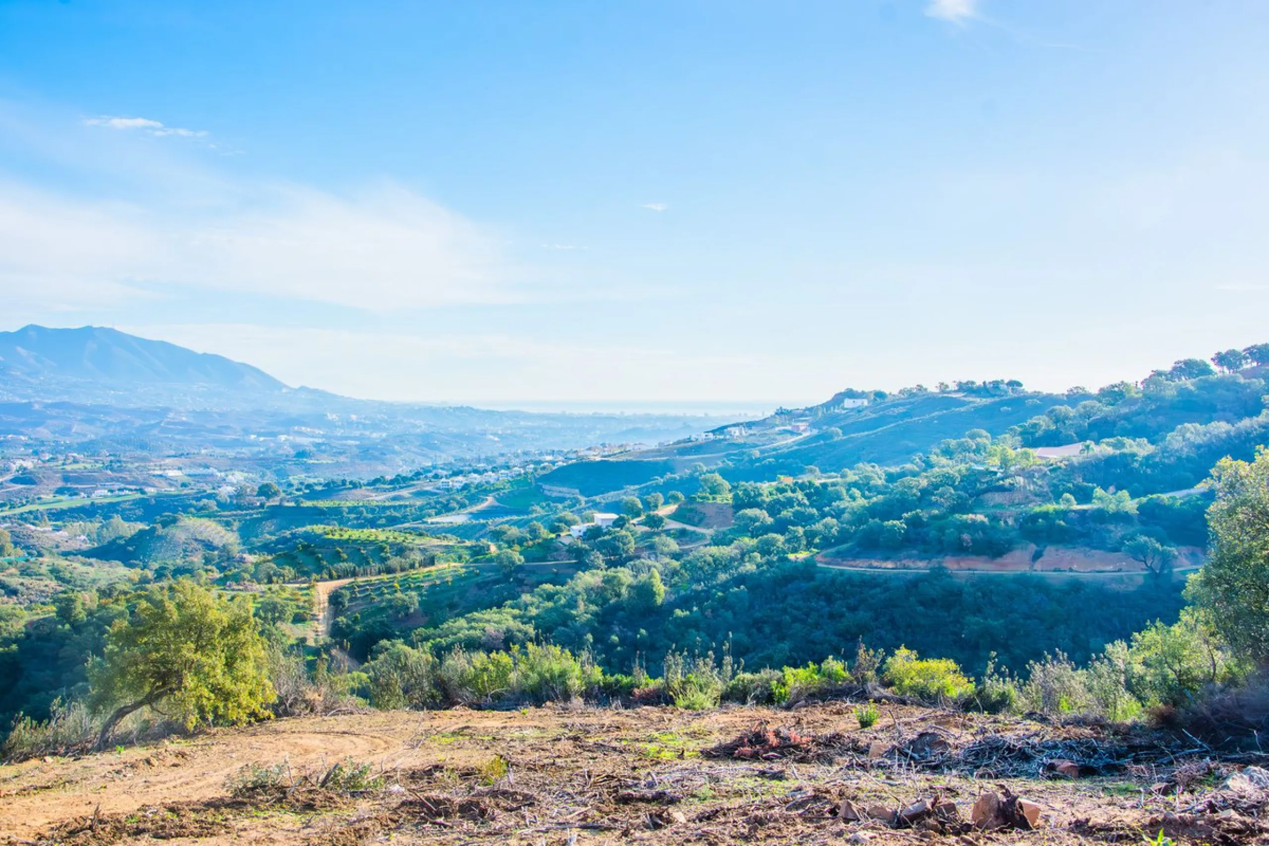 House - Finca - Cortijo в продаже в Marbella, Málaga. В доме 3 спален и 4 ванных комнат. Площадь дома 1000 м². Площадь участка 50000 м²