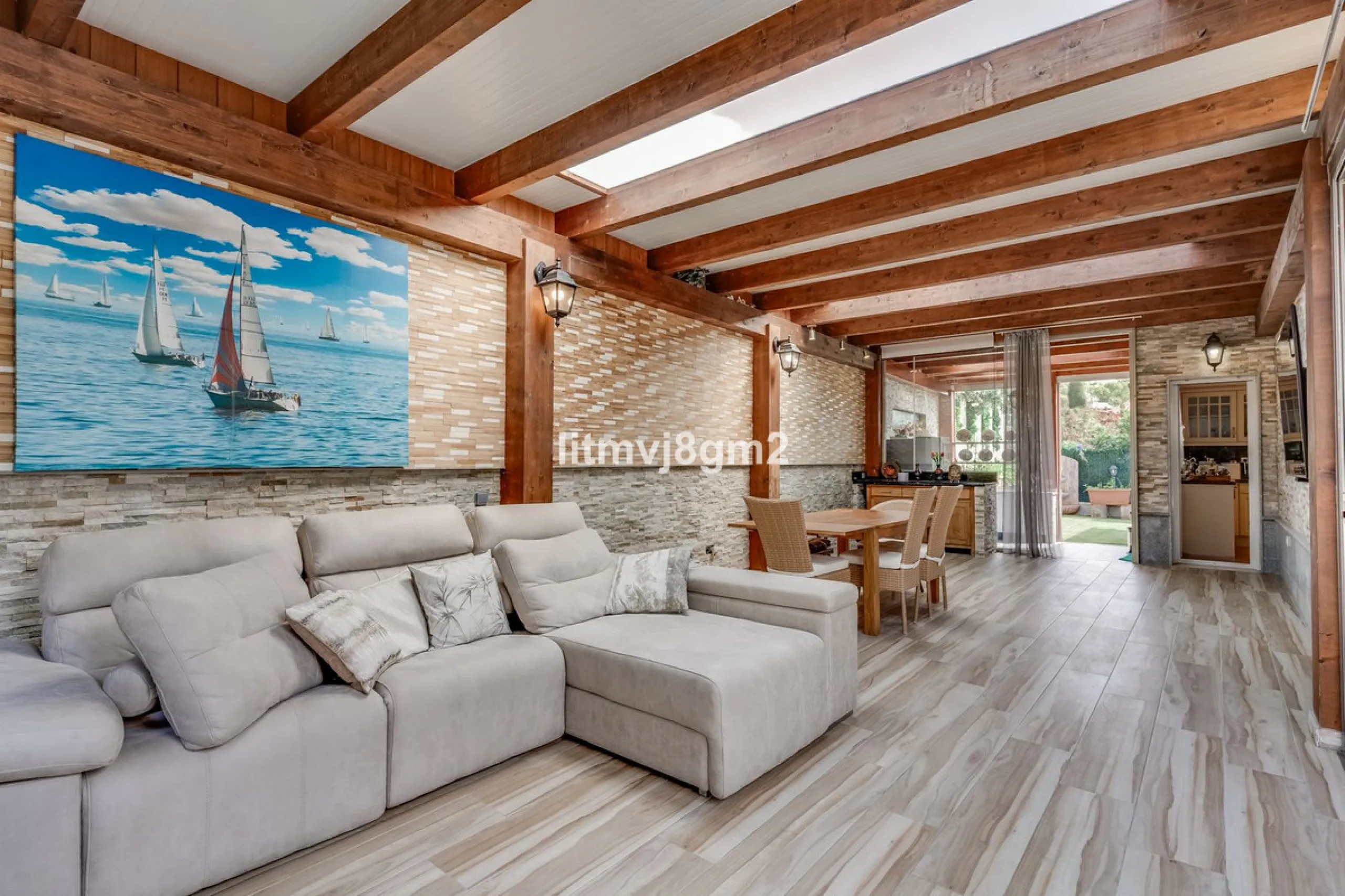 This luxurious four-bedroom villa, located in the peaceful area of lower Artola / Hacienda Las Chapas, just 5 minuntes walk to the sea, is the epitome of elegance and comfort. Boasting a classic design with high-end finishes, the property features an abun