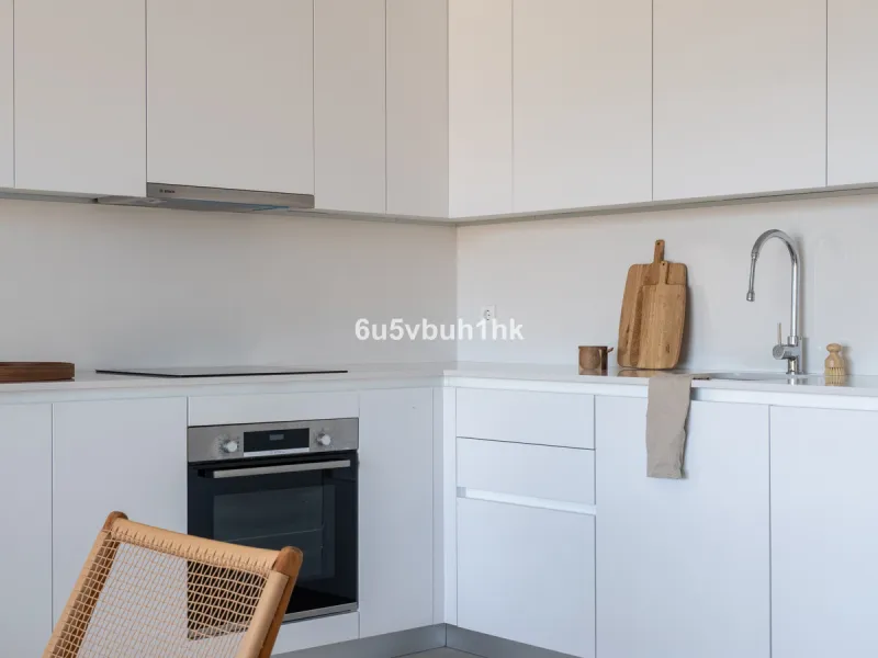 Nestled in the exclusive La Cala Nova Golf community, this brand-new, fully furnished two-bedroom, two-bathroom apartment offers breathtaking golf and mountain views. The spacious layout features a large open terrace and a sleek open kitchen, perfect for 