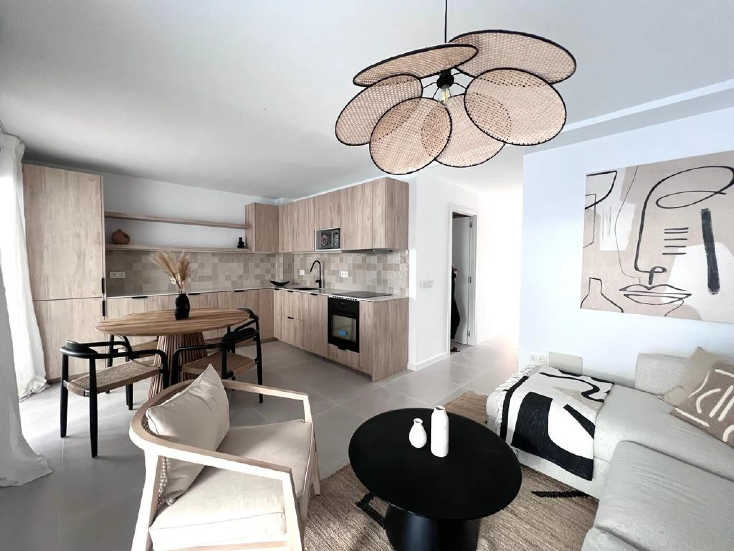 Apartment - Middle Floor Apartment в продаже в Marbella, Málaga. В доме 3 спален и 2 ванных комнат. Площадь дома 140 м²