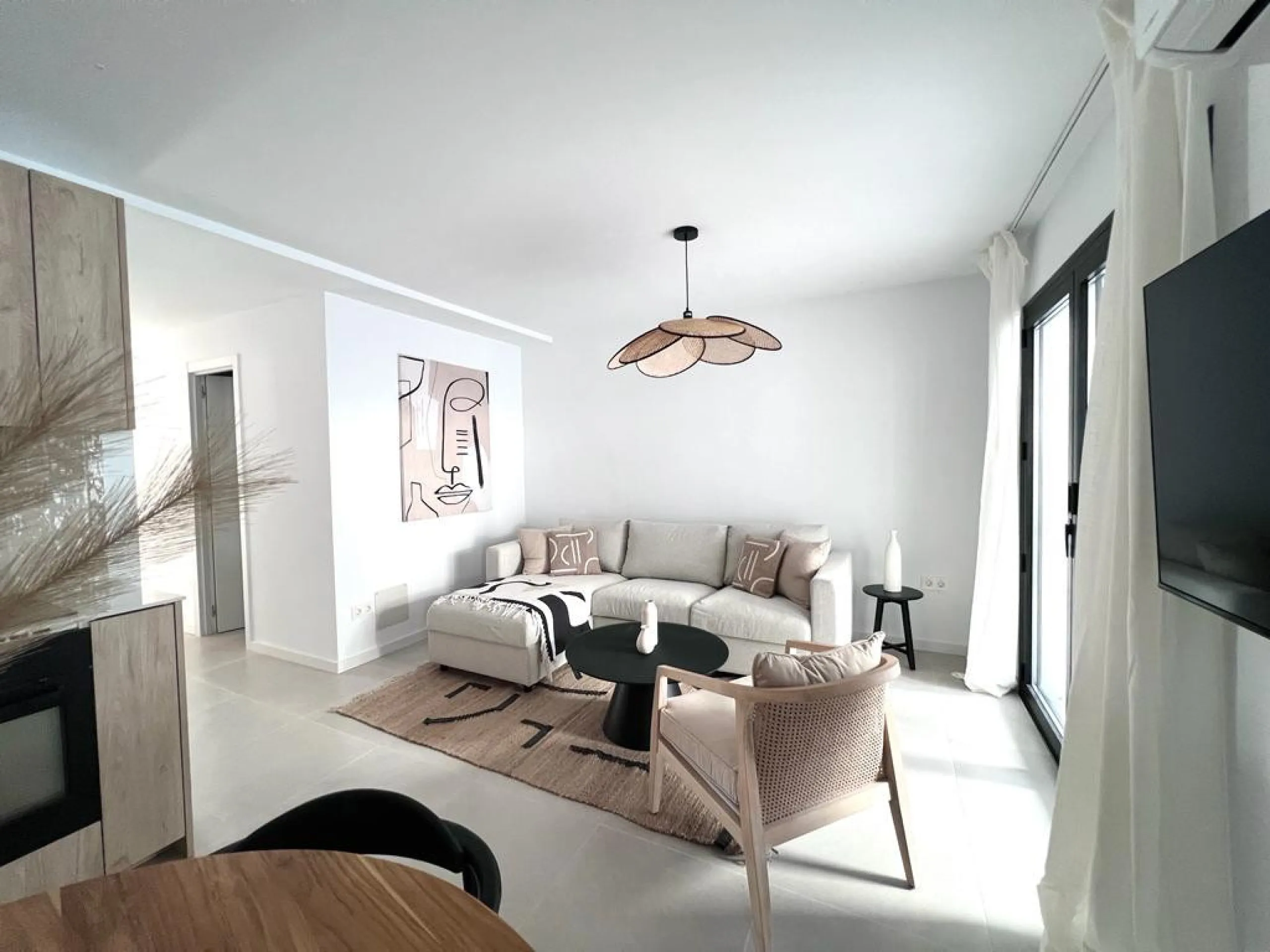 Apartment - Middle Floor Apartment в продаже в Marbella, Málaga. В доме 3 спален и 2 ванных комнат. Площадь дома 140 м²