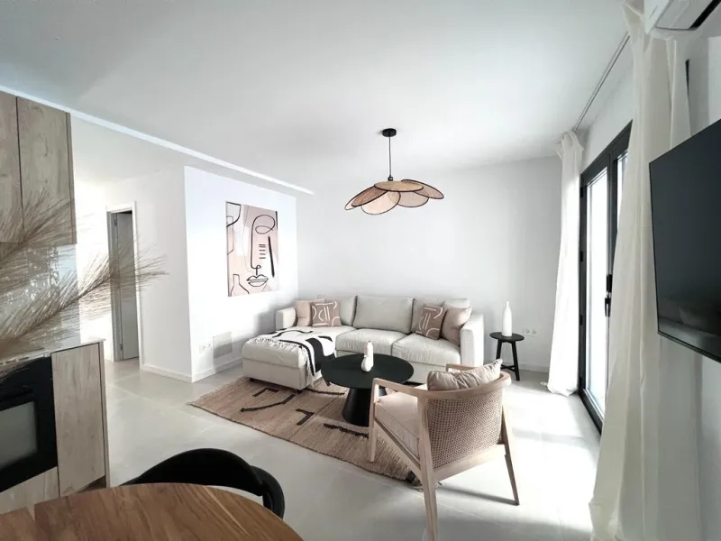 Apartment - Middle Floor Apartment в продаже в Marbella, Málaga. В доме 3 спален и 2 ванных комнат. Площадь дома 140 м²