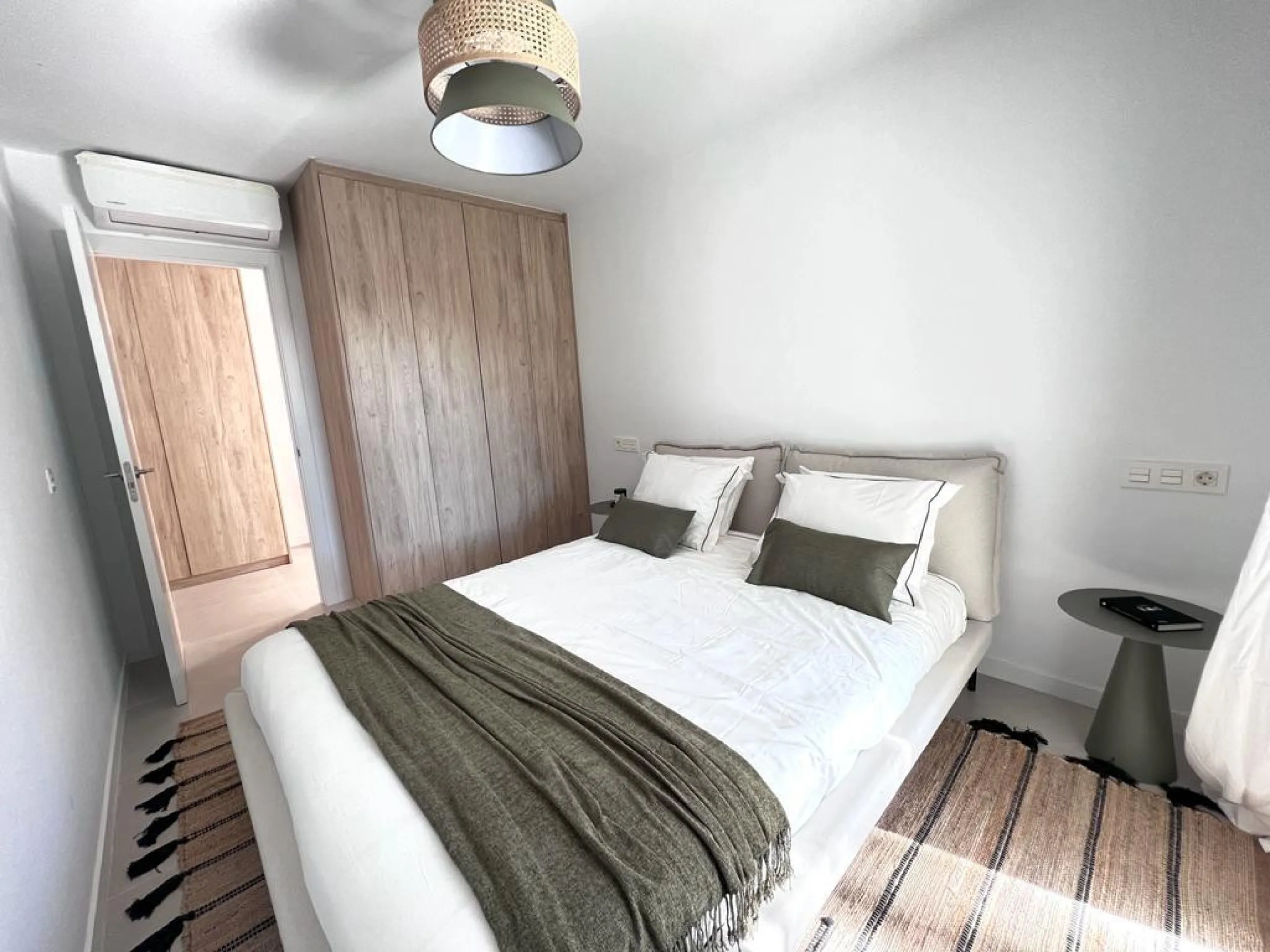 Apartment - Middle Floor Apartment в продаже в Marbella, Málaga. В доме 3 спален и 2 ванных комнат. Площадь дома 140 м²