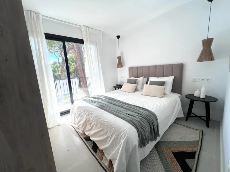 Apartment - Middle Floor Apartment в продаже в Marbella, Málaga. В доме 3 спален и 2 ванных комнат. Площадь дома 140 м²