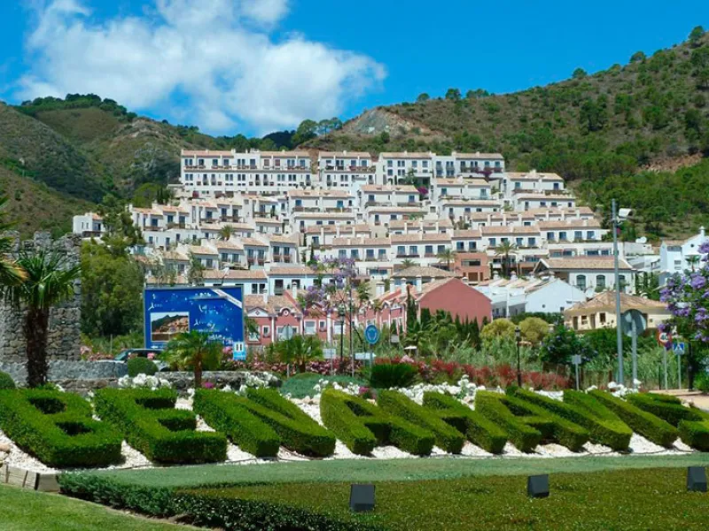 Apartment - Middle Floor Apartment в продаже в Marbella, Málaga. В доме 3 спален и 2 ванных комнат. Площадь дома 140 м²