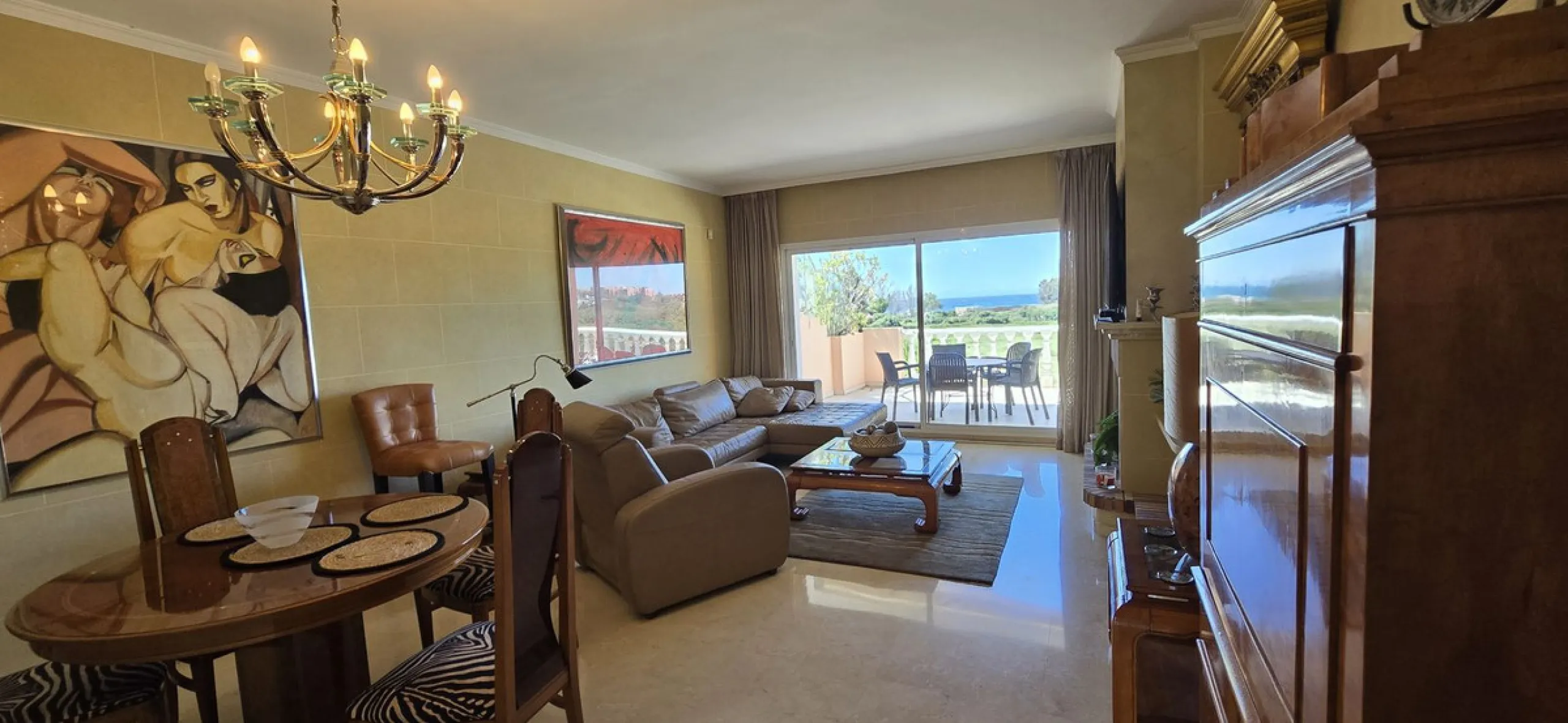 Park Beach Penthouse with Roof terrace € 499,000 REDUCED due to road noise - Large spacious apartment, excellent rentals.