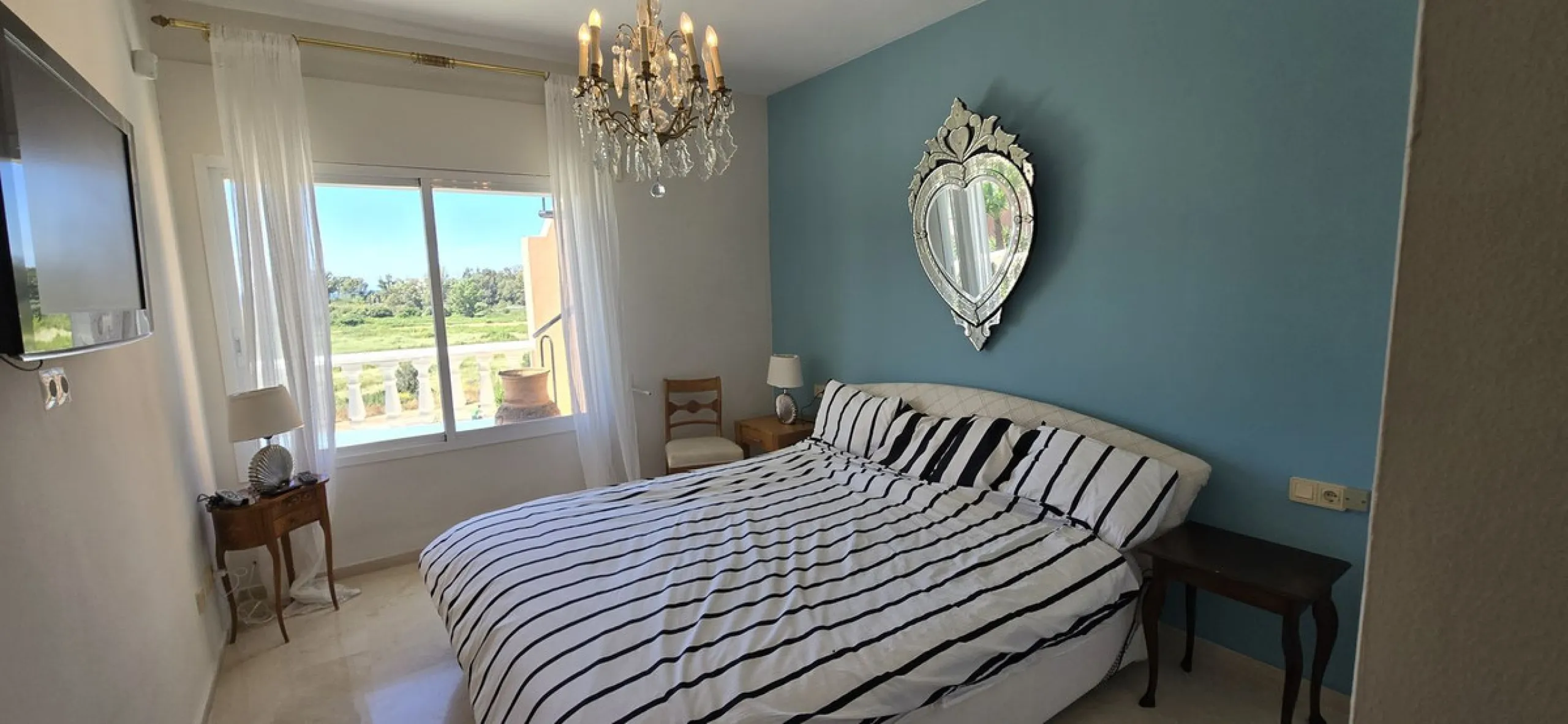 Park Beach Penthouse with Roof terrace € 499,000 REDUCED due to road noise - Large spacious apartment, excellent rentals.