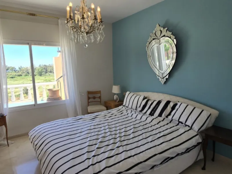 Park Beach Penthouse with Roof terrace € 499,000 REDUCED due to road noise - Large spacious apartment, excellent rentals.