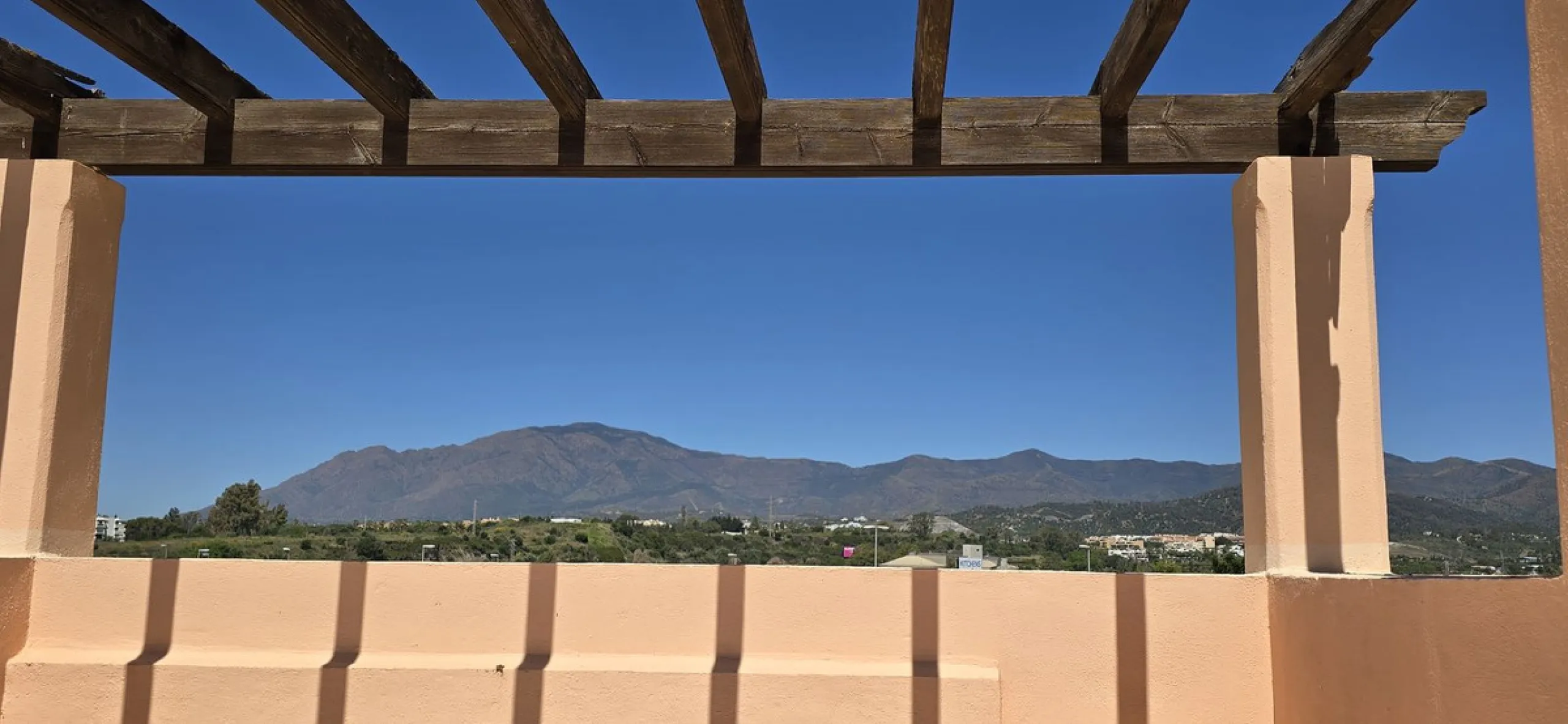 Park Beach Penthouse with Roof terrace € 499,000 REDUCED due to road noise - Large spacious apartment, excellent rentals.