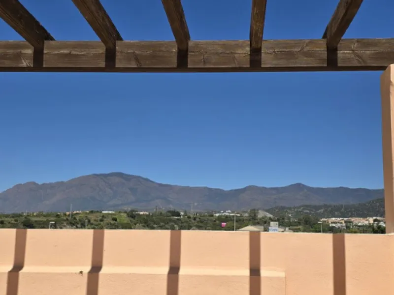 Park Beach Penthouse with Roof terrace € 499,000 REDUCED due to road noise - Large spacious apartment, excellent rentals.