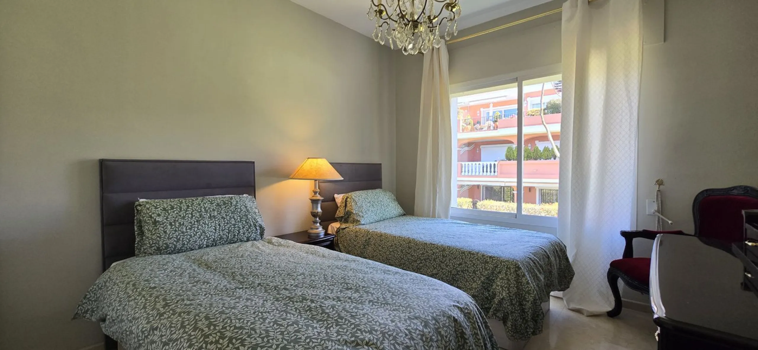 Park Beach Penthouse with Roof terrace € 499,000 REDUCED due to road noise - Large spacious apartment, excellent rentals.