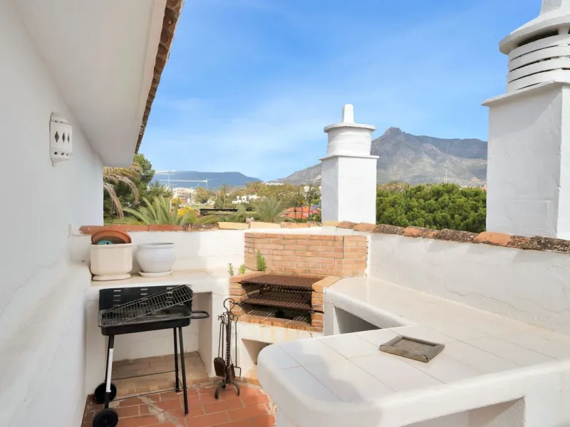 This luxurious penthouse, located on Marbella's prestigious Golden Mile in the Coral Beach complex, epitomizes beachfront living. The property features three spacious bedrooms and two elegant bathrooms, providing ample comfort and privacy. The highlight i