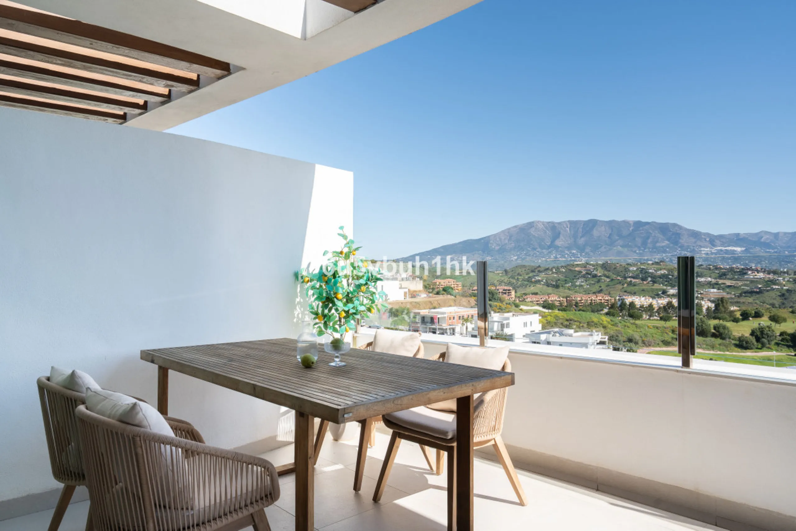 Nestled in the exclusive La Cala Nova Golf community, this brand-new, fully furnished two-bedroom, two-bathroom apartment offers breathtaking golf and mountain views. The spacious layout features a large open terrace and a sleek open kitchen, perfect for 