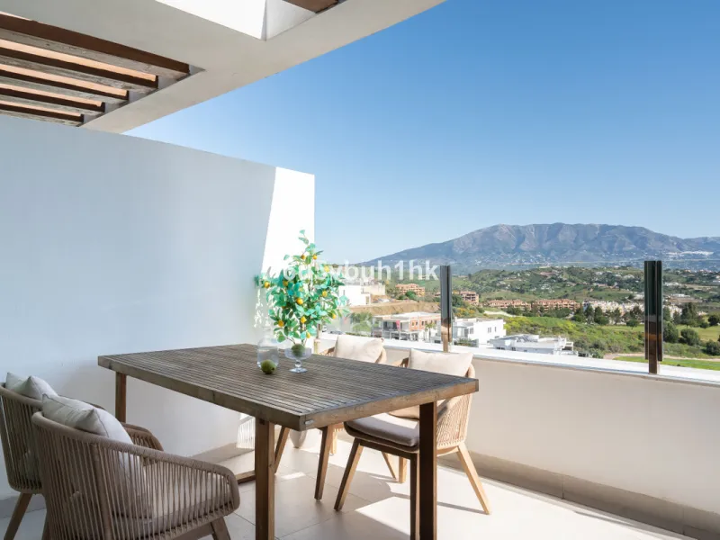 Nestled in the exclusive La Cala Nova Golf community, this brand-new, fully furnished two-bedroom, two-bathroom apartment offers breathtaking golf and mountain views. The spacious layout features a large open terrace and a sleek open kitchen, perfect for 