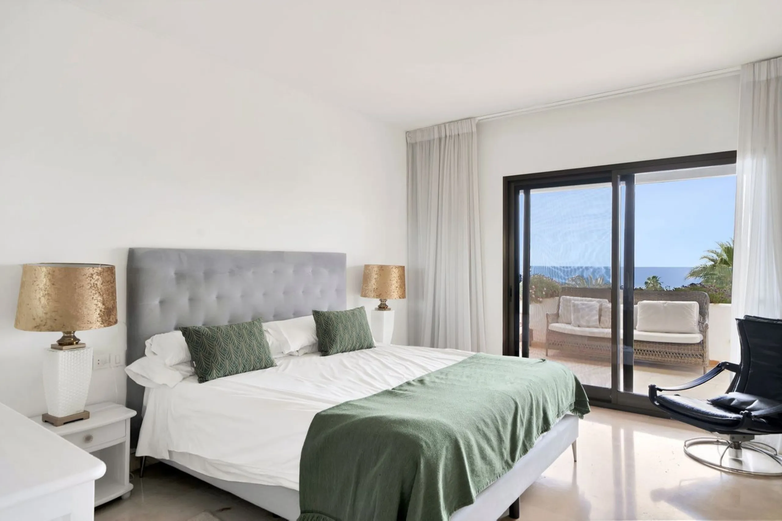 This luxurious penthouse, located on Marbella's prestigious Golden Mile in the Coral Beach complex, epitomizes beachfront living. The property features three spacious bedrooms and two elegant bathrooms, providing ample comfort and privacy. The highlight i
