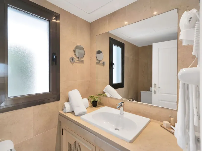 This luxurious penthouse, located on Marbella's prestigious Golden Mile in the Coral Beach complex, epitomizes beachfront living. The property features three spacious bedrooms and two elegant bathrooms, providing ample comfort and privacy. The highlight i