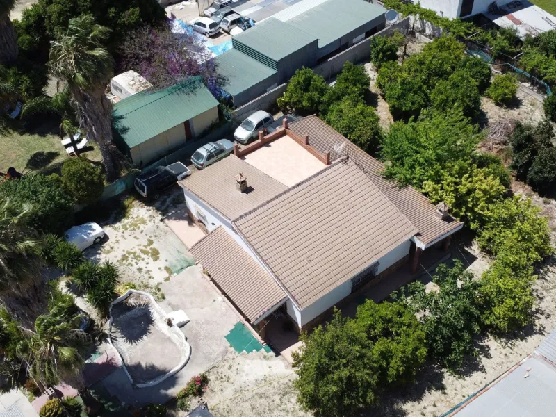 Commercial Warehouse with Residential Units in Alhaurín el Grande