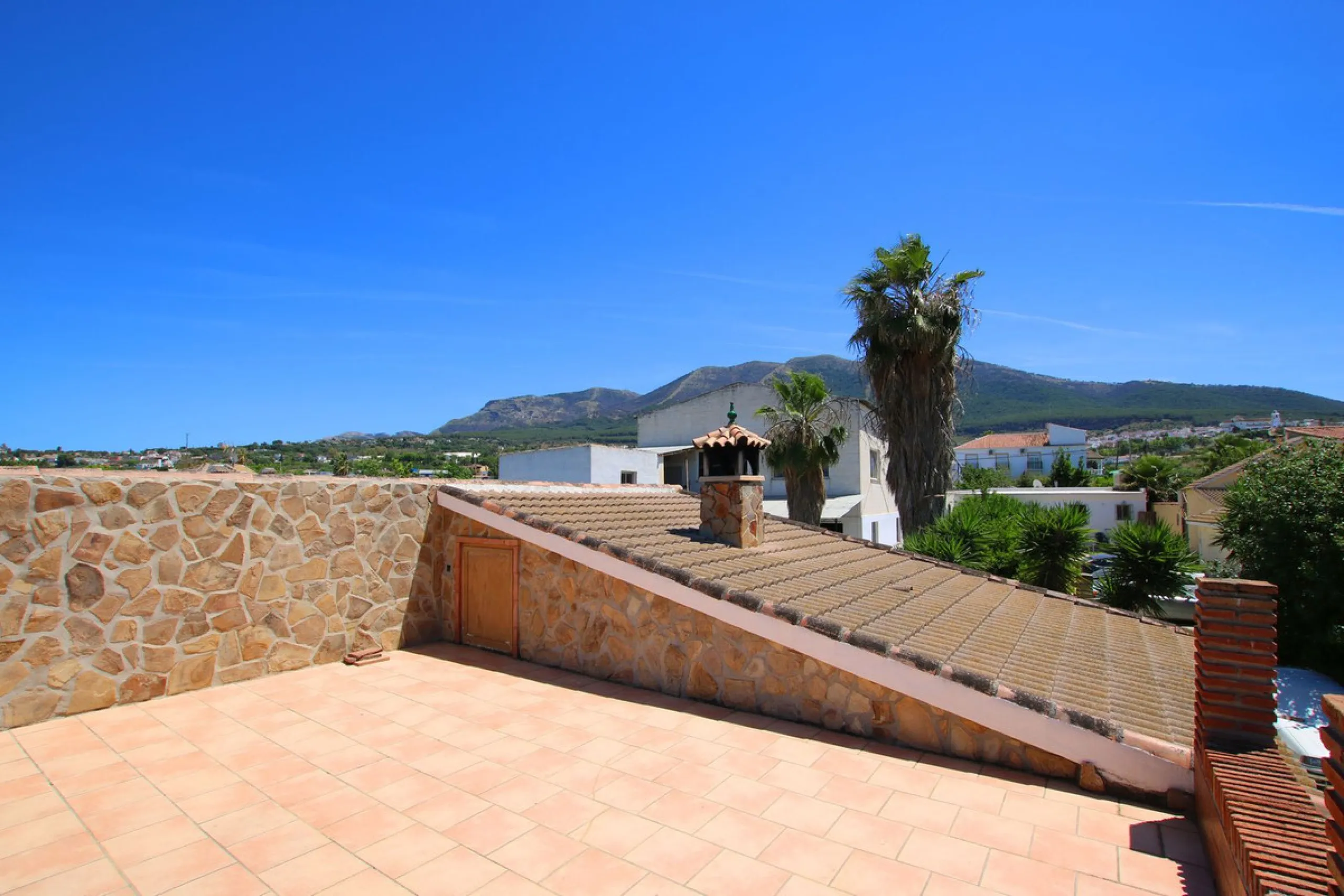 Commercial Warehouse with Residential Units in Alhaurín el Grande