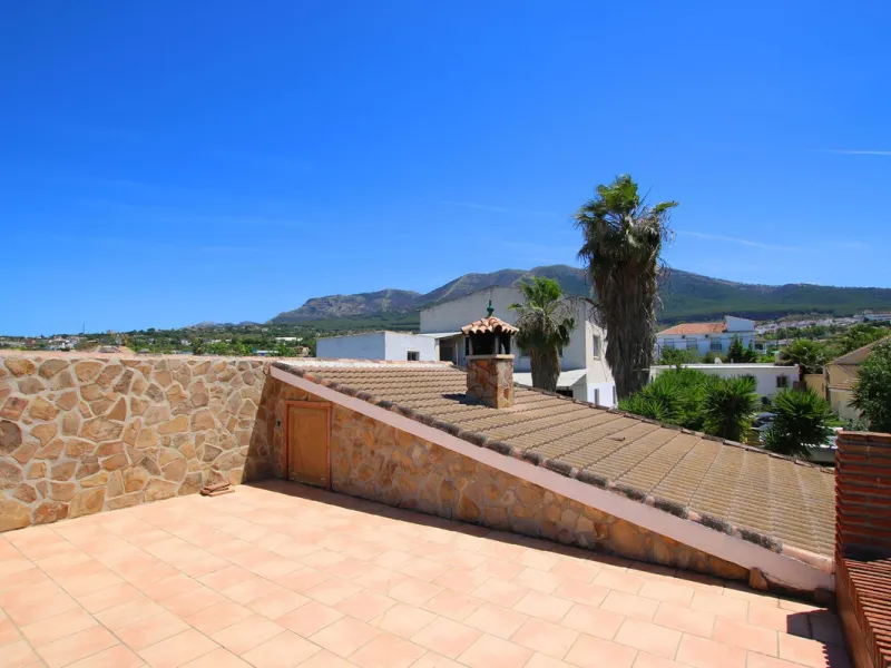 Commercial Warehouse with Residential Units in Alhaurín el Grande