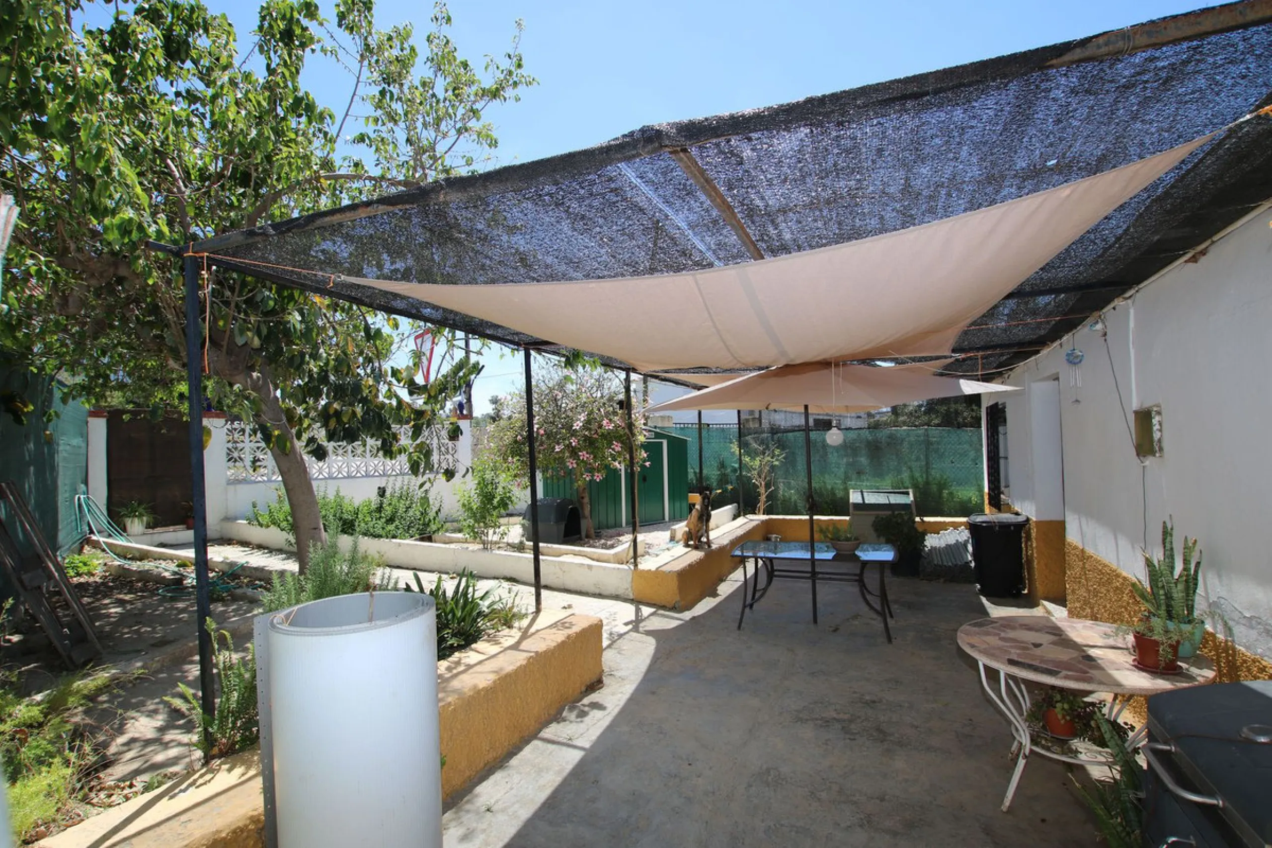 Commercial Warehouse with Residential Units in Alhaurín el Grande