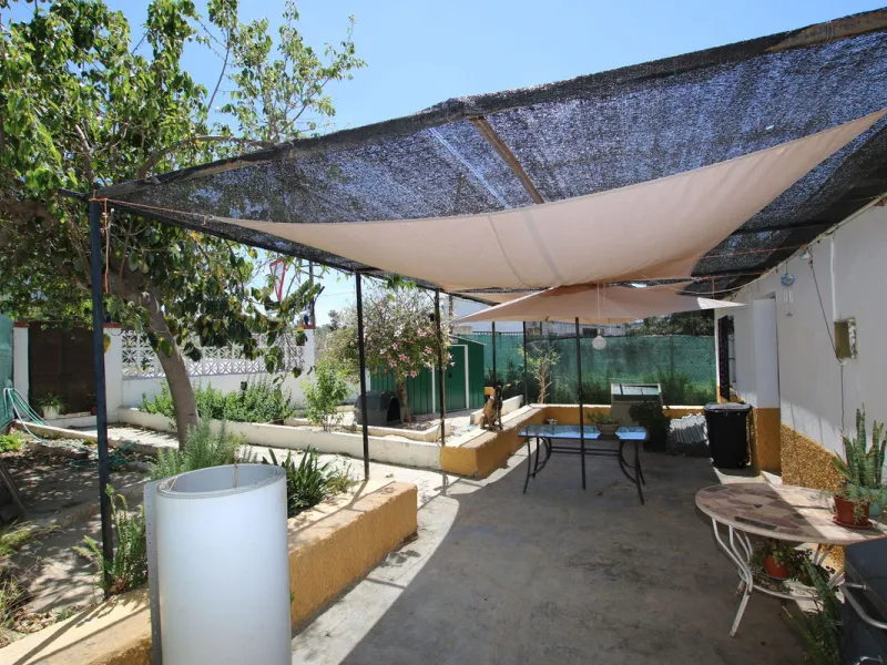 Commercial Warehouse with Residential Units in Alhaurín el Grande