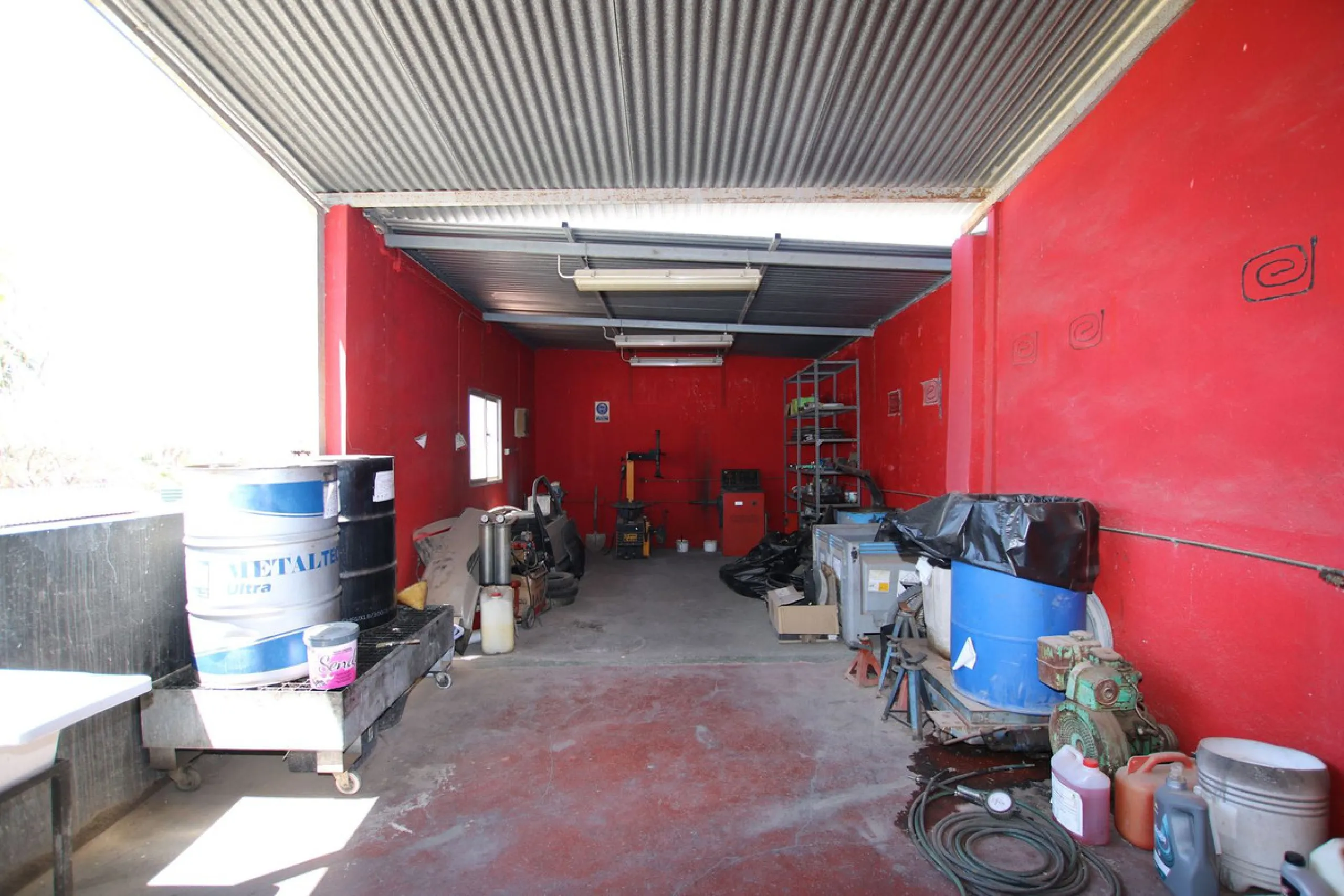 Commercial Warehouse with Residential Units in Alhaurín el Grande