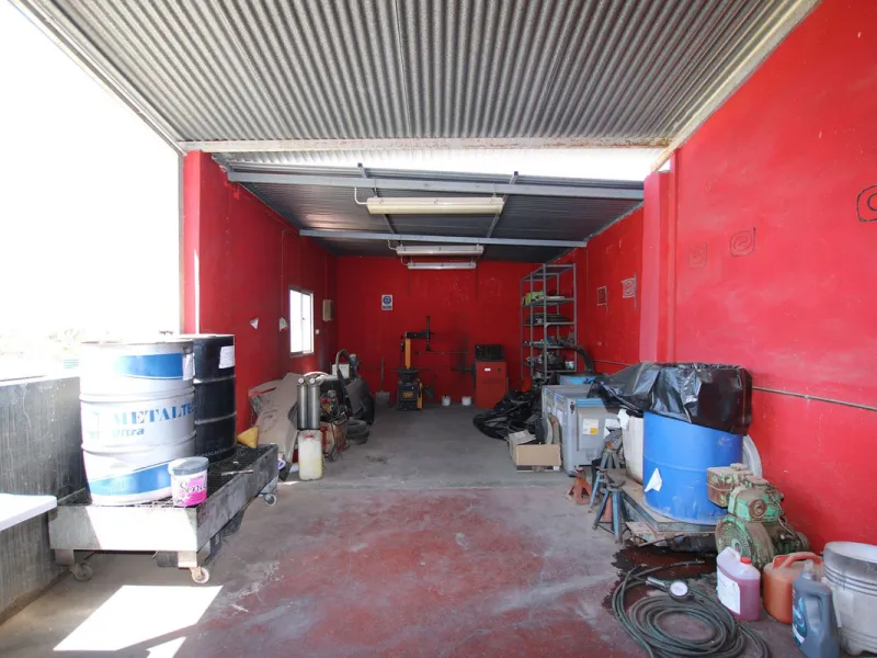Commercial Warehouse with Residential Units in Alhaurín el Grande