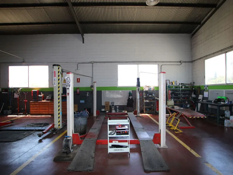 Commercial Warehouse with Residential Units in Alhaurín el Grande