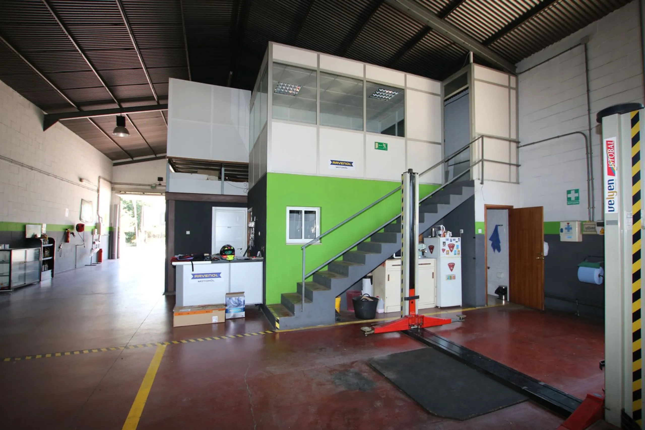 Commercial Warehouse with Residential Units in Alhaurín el Grande