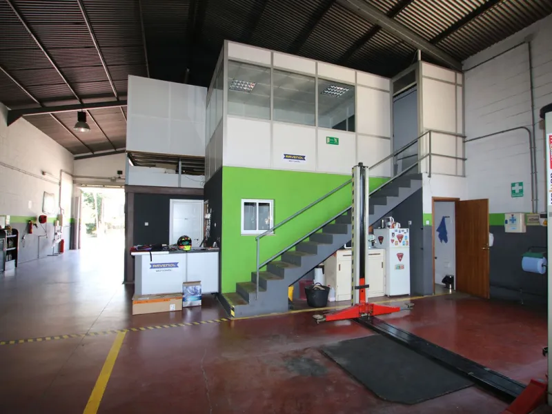 Commercial Warehouse with Residential Units in Alhaurín el Grande
