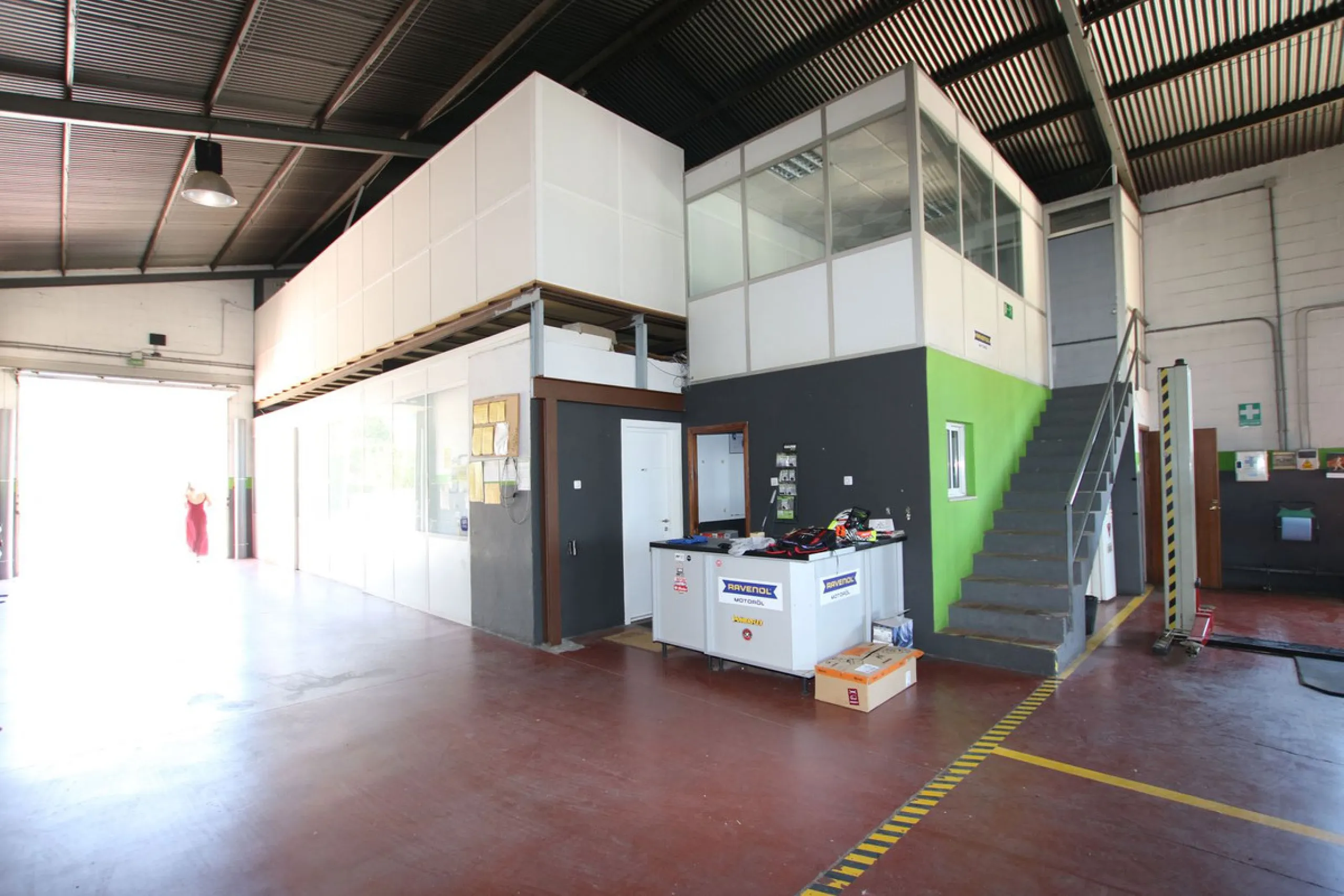 Commercial Warehouse with Residential Units in Alhaurín el Grande